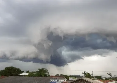 Volume registrado em Guaratuba equivale a cerca de 13 dias de chuva esperada para o m&ecirc;s.