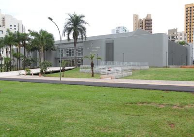 Projeto que incluiria vereadores e servidores foi arquivado; presidente esclarece que recomposi&ccedil;&atilde;o inflacion&aacute;ria de 4,3% &eacute; direito legal, n&atilde;o aumento.