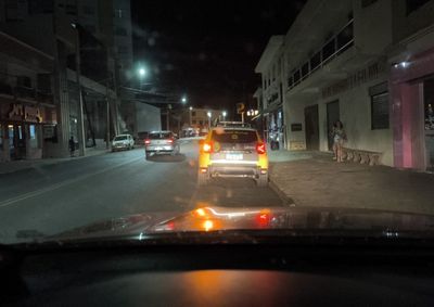 Crime ocorreu na noite deste domingo (8). Suspeito teria feito uso de coca&iacute;na e &aacute;lcool antes do ataque; v&iacute;tima morreu ainda no local.