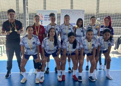 Equipes femininas A e B vencem todos os jogos sem sofrer gols e garantem vaga na fase macrorregional, em Siqueira Campos.