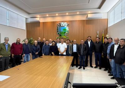 Reuni&atilde;o conjunta da AMUNORPI e AMUNOP, em Ibaiti, debateu equil&iacute;brio fiscal, coopera&ccedil;&atilde;o regional e fortalecimento do municipalismo.