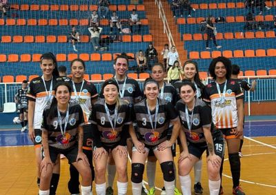 Delega&ccedil;&atilde;o ibaitiense garantiu vice-campeonato in&eacute;dito no futsal feminino e classifica&ccedil;&otilde;es importantes para a sequ&ecirc;ncia da competi&ccedil;&atilde;o estadual.