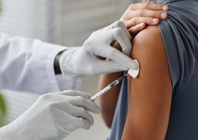 Moradores podem se vacinar contra a Influenza e atualizar vacinas em atraso com atendimento at&eacute; as 21h na UBS Central.