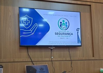 Reuni&atilde;o com servidores refor&ccedil;ou a&ccedil;&otilde;es de preven&ccedil;&atilde;o de riscos e melhoria cont&iacute;nua da qualidade e seguran&ccedil;a nos servi&ccedil;os de sa&uacute;de do munic&iacute;pio.
