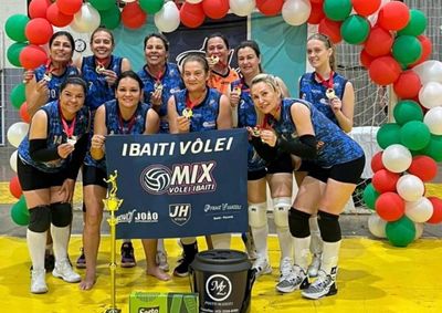 Equipe ibaitiense superou as donas da casa por 2 sets a 1 e confirmou o t&iacute;tulo no tie-break, mesmo diante da press&atilde;o da torcida advers&aacute;ria.
