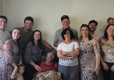 Conhecida como Aparecida do Iquinho, ela ajudou a escrever a hist&oacute;ria de Ibertioga &agrave; frente do Casar&atilde;o e reuniu a fam&iacute;lia para celebrar seus 97 anos