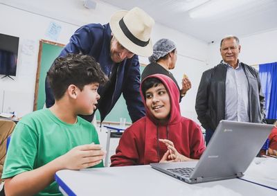 Educa&ccedil;&atilde;o n&atilde;o &eacute; gasto, mas investimento; e &eacute; o &uacute;nico caminho capaz de transformar nossa cidade, garantir dignidade aos cidad&atilde;os e gerar desenvolvimento.