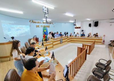 Sess&atilde;o ordin&aacute;ria teve aprova&ccedil;&atilde;o un&acirc;nime de mat&eacute;rias, 21 pedidos de provid&ecirc;ncias e novos projetos encaminhados &agrave;s comiss&otilde;es.