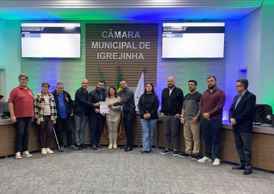 A iniciativa reconhece a chegada da cooperativa ao munic&iacute;pio e sua contribui&ccedil;&atilde;o para o desenvolvimento econ&ocirc;mico e social da comunidade local.