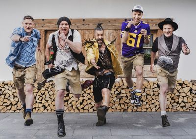 A&ccedil;&atilde;o marca contagem regressiva para a festa, com sorteio de tickets de chopp e acesso ao camarim de um artista para quem garantir ingresso antecipadamente.