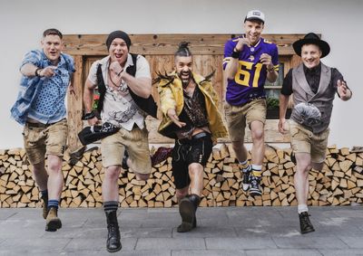 Show internacional ocorrer&aacute; &agrave;s 17h30 no &uacute;ltimo domingo da festa, que tamb&eacute;m contar&aacute; com apresenta&ccedil;&otilde;es de Alok e demais atra&ccedil;&otilde;es pelos palcos do evento.