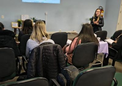 Durante a reuni&atilde;o, foram debatidas as mudan&ccedil;as previstas na nova portaria que orienta a Educa&ccedil;&atilde;o Especial, al&eacute;m das diretrizes nacionais vigentes.