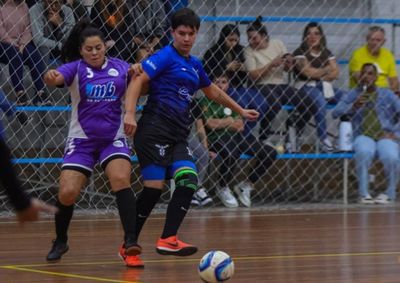 Jogos das categorias de base, feminino e veterano seguem no Gin&aacute;sio Tancredo Neves.
