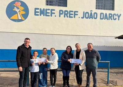 Alunos do 3&ordm; ano da EMEF Jo&atilde;o Darcy garantiram vaga na FECET, em Cascavel, ap&oacute;s destacarem-se na Mostra Cient&iacute;fica Municipal e na MOSTRATEC.
