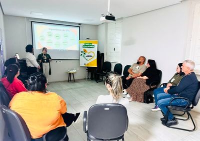 Primeiro encontro do Programa Fam&iacute;lia Acolhedora ocorreu nesta quarta-feira (19).