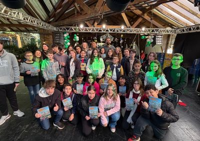 Livro produzido por alunos da rede municipal ganha destaque em parceria com quadrinista.