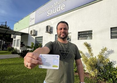 Documento pode ser solicitado gratuitamente na Secretaria de Sa&uacute;de e facilita o acesso a direitos.