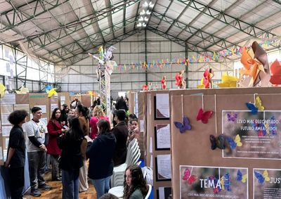 Com o slogan &ldquo;Deixe o conhecimento te mover...&rdquo;, a edi&ccedil;&atilde;o deste ano re&uacute;ne 245 projetos desenvolvidos por estudantes de 45 escolas.