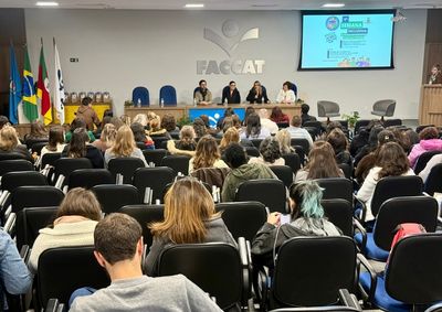 Encontro promoveu discuss&otilde;es sobre temas importantes relacionados &agrave; inclus&atilde;o e ao cuidado, como autonomia, comunica&ccedil;&atilde;o e autoestima.