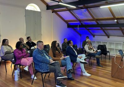 A atividade teve como objetivo orientar os participantes sobre como acessar oportunidades de neg&oacute;cios oferecidas pelo setor p&uacute;blico.