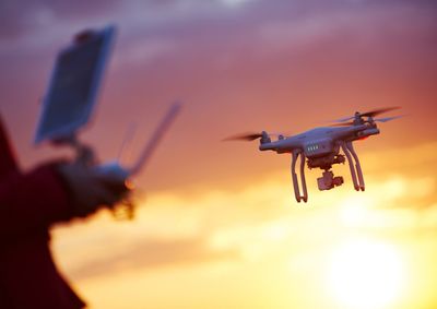 As oportunidades oferecidas nesta etapa contemplam as forma&ccedil;&otilde;es em Costura Industrial para o Vestu&aacute;rio e Pilotagem e Legisla&ccedil;&atilde;o para Voo com Drone.