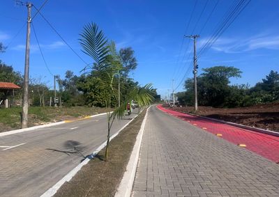 Rua H&eacute;lio Pereira da Silva recebeu obras de drenagem e pavimenta&ccedil;&atilde;o; melhoria contempla uma &aacute;rea de 2.581,73 m&sup2; e representa um investimento de R$ 391 mil.
