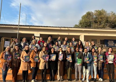 Metodologia come&ccedil;a com turmas de 2&ordm; e 5&ordm; anos e re&uacute;ne materiais pedag&oacute;gicos, plataforma e jogos para fortalecer a aprendizagem dos estudantes.