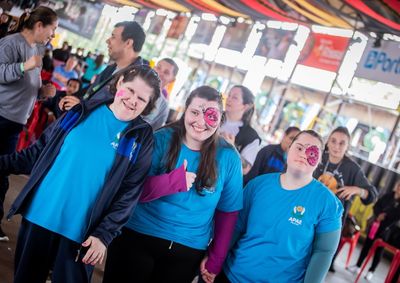 Evento reuniu mais de 1.700 participantes de 34 entidades e promoveu apresenta&ccedil;&otilde;es art&iacute;sticas protagonizadas por pessoas com defici&ecirc;ncia.