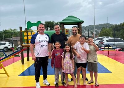 Espa&ccedil;o oferece pracinha infantil, academia ao ar livre, quadra de v&ocirc;lei e beach tennis, al&eacute;m de chimarr&oacute;dromo com &aacute;gua em tr&ecirc;s temperaturas.