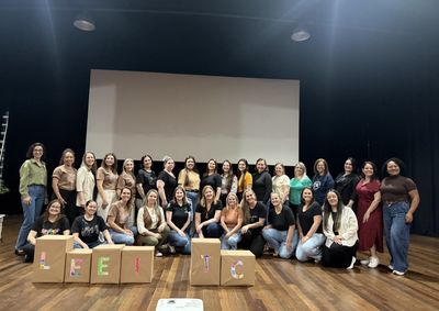 A proposta refor&ccedil;a a import&acirc;ncia de respeitar as especificidades de cada crian&ccedil;a, considerando seu ritmo de desenvolvimento e aprendizagem.