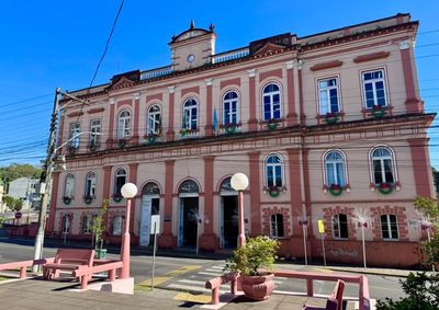 Atendimento nas reparti&ccedil;&otilde;es municipais ser&aacute; suspenso em raz&atilde;o da transfer&ecirc;ncia do feriado do Dia do Servidor P&uacute;blico.