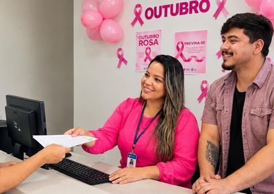 As a&ccedil;&otilde;es de preven&ccedil;&atilde;o e acompanhamento, com servi&ccedil;os como mamografia e exame Papanicolau, seguem dispon&iacute;veis &agrave;s mulheres, inclusive durante o Outubro Rosa.