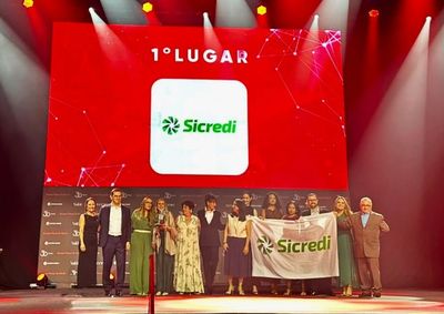 Institui&ccedil;&atilde;o financeira cooperativa conquista novamente o 1&ordm; lugar no ranking GPTW Brasil 2026, na categoria Gigantes.