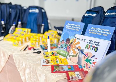 Com investimento de quase R$ 5 milh&otilde;es, materiais come&ccedil;am a ser distribu&iacute;dos nas escolas para estudantes de todas as etapas de ensino
