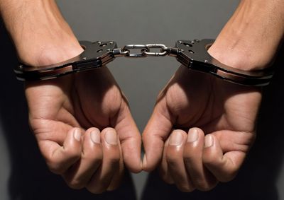 Jovem de 16 anos foi localizado em &aacute;rea conhecida pelo tr&aacute;fico de drogas e conduzido &agrave; delegacia para cumprimento de ordem judicial