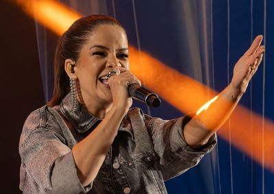 Dupla sertaneja agitou o p&uacute;blico na Pra&ccedil;a 29 de Abril, no Centro-Sul, durante show realizado nesta quinta-feira (30)