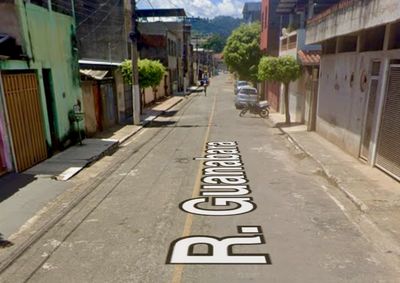 V&iacute;tima foi atingida por disparos em frente &agrave; resid&ecirc;ncia e perseguida pelo autor