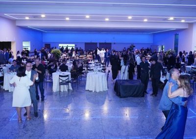 Festa acontece no dia 8 de agosto com apresenta&ccedil;&atilde;o da Banda Commander e repert&oacute;rio nostalgia dos anos 60 aos 90. Reservas j&aacute; podem ser efetuadas.

