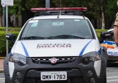 Garrucha calibre .32 foi encontrada durante buscas realizadas pela Pol&iacute;cia Militar em im&oacute;vel no bairro Petr&oacute;polis