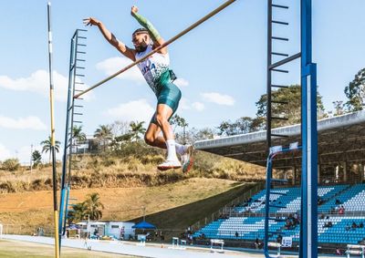 Jo&atilde;o Honorato atingiu a marca de 4,42 metros na competi&ccedil;&atilde;o regional e disputar&aacute; o Trof&eacute;u Brasil em S&atilde;o Paulo.