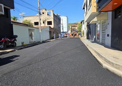 Obras contemplam tr&ecirc;s ruas da comunidade e s&atilde;o realizadas com recursos de R$ 300 mil destinados pelo parlamentar estadual