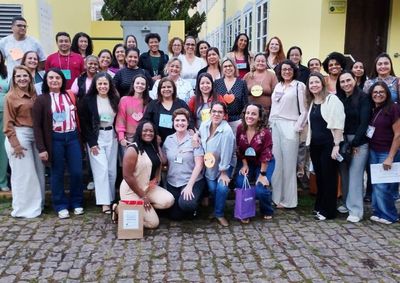 Programa promove encontros mensais sobre alfabetiza&ccedil;&atilde;o para professores da rede p&uacute;blica. Capacita&ccedil;&atilde;o atende a SRE de Coronel Fabriciano.