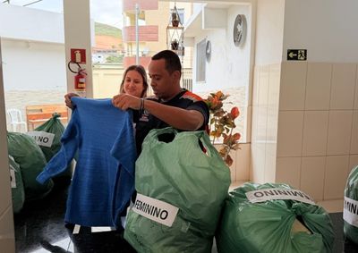 Iniciativa coordenada pela Defesa Civil Municipal mobilizou moradores e destinou pe&ccedil;as de vestu&aacute;rio e cobertores para quatro institui&ccedil;&otilde;es assistenciais.