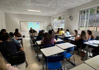 Em parceria com o Sebrae, a Secretaria Municipal de Educa&ccedil;&atilde;o preparou profissionais da rede de ensino para a feira que movimentar&aacute; a cidade em agosto