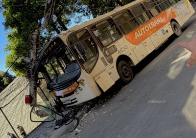 Coletivo da Autotrans se envolveu no acidente na manh&atilde; desta sexta-feira (3)