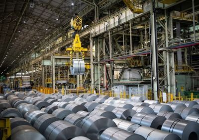 Margem do indicador atingiu 12,4% no segundo trimestre de 2026, com impulso de efici&ecirc;ncia operacional e pre&ccedil;os favor&aacute;veis no setor sider&uacute;rgico.