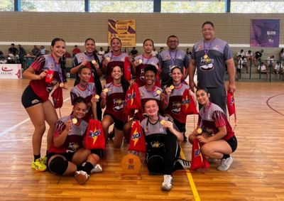 Equipe feminina do Col&eacute;gio Jo&atilde;o Calvino venceu o JEMG de forma invicta em Par&aacute; de Minas e representar&aacute; o estado nos Jogos Brasileiros em setembro.