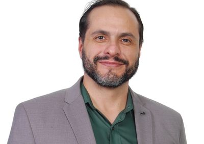 M&eacute;dico cirurgi&atilde;o-geral, natural de Tim&oacute;teo, coloca a sa&uacute;de p&uacute;blica entre as principais pautas de sua candidatura