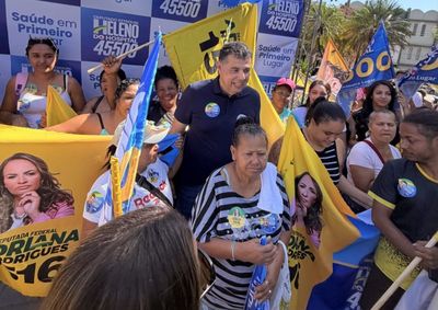 Candidato a deputado estadual percorreu as ruas da regi&atilde;o e conversou com moradores durante atividade de campanha na manh&atilde; de s&aacute;bado (22)