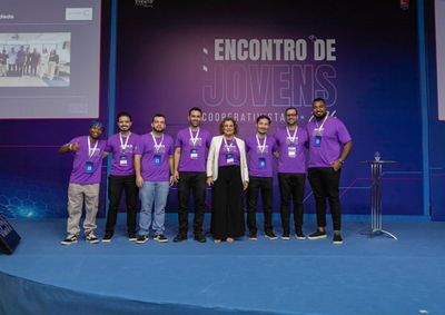 Representante da Unimed Vale do A&ccedil;o participou de painel em Caet&eacute; sobre a cria&ccedil;&atilde;o de comit&ecirc;s regionais e novas lideran&ccedil;as no setor.